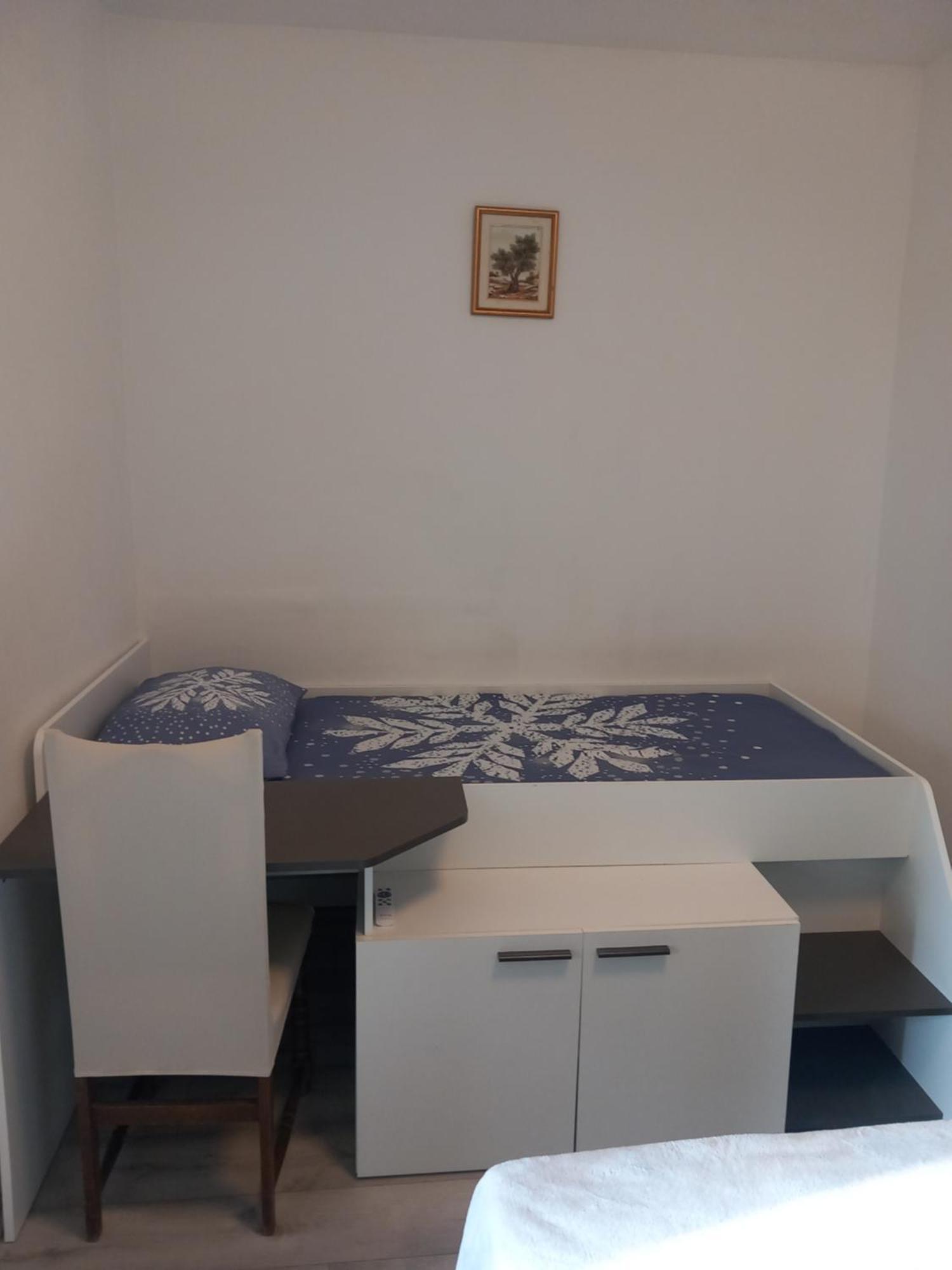 Apartman Iva كوتشيشته الغرفة الصورة